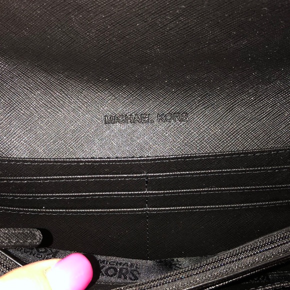 Michael Kors wallet - Picture 5 of 5